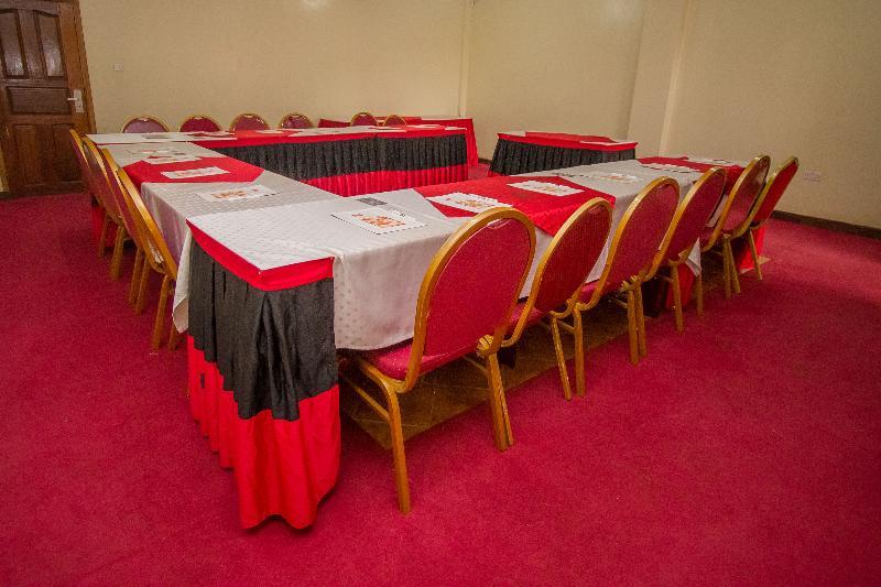 The Luke Hotel - Cravers Thika Buitenkant foto
